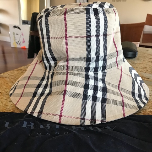 burberry bucket hat womens